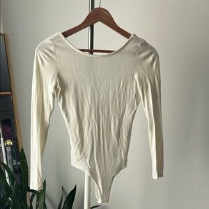Lulu's Basics Cream Fitted thing Bodysuit crew neck S